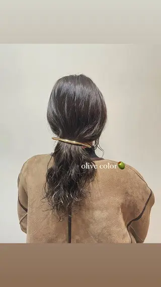 ロング カラー luau ao cahoのヘアスタイル