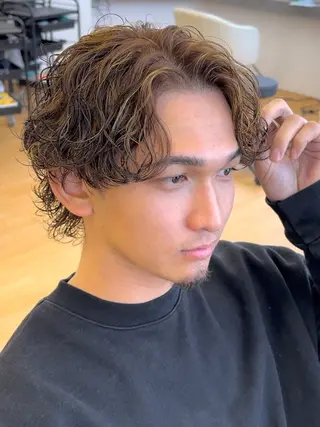 カラー 高木 陸斗のヘアスタイル