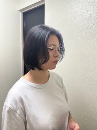 ショート カラー パーマ ヘアアレンジ メンズ 切りっぱなしヘアボブ ミディアムヘアRYOのヘアスタイル