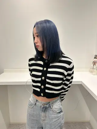 セミロング アダチ ヒナタのヘアスタイル