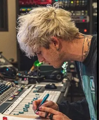 ショート 💍オイカワ リュウジ💍のヘアスタイル