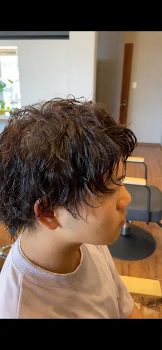 ショート パーマ メンズ 鵜飼 真伍のヘアスタイル