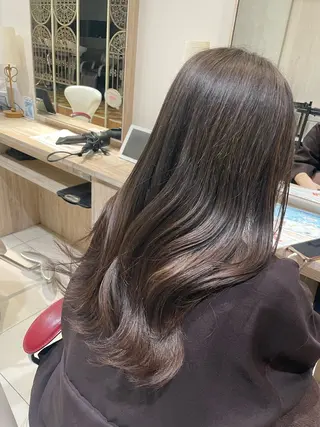 カラー ナカタ ユウナのヘアスタイル