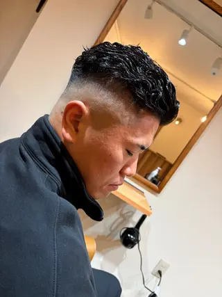 ショート パーマ メンズ 黒原 将貴のヘアスタイル