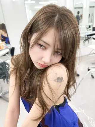 ロング カラー 透明感カラー✨🩵 韓国ヘアkanatoのヘアスタイル