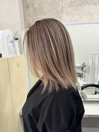 ミディアム カラーリスト Maiのヘアスタイル