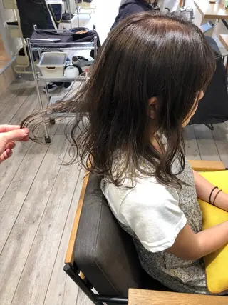 ミディアム カラー パーマ ヘアアレンジ 顔周りカット・相談 レイヤーも◎しずくのヘアスタイル