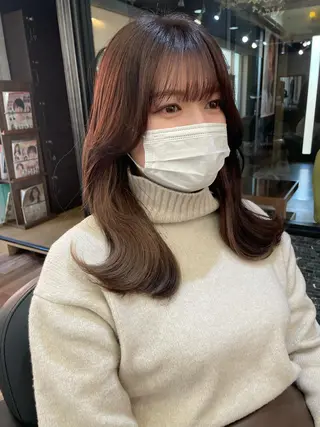 ミディアム カラー レイヤーカット、 大人可愛い　中村美羅のヘアスタイル