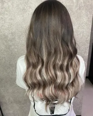 ロング カラー UNDER vr 【アンダーバー】のヘアスタイル