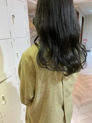 ロング カラー akane .のヘアスタイル