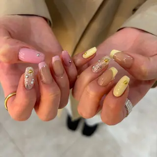 ネイル 栗田 ゆう子のネイルデザイン