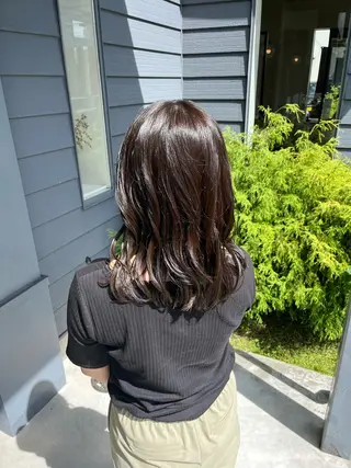 カラー シマダ ユウナのヘアスタイル