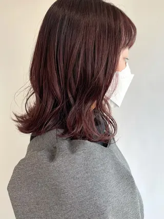 ミディアム カラー 山口 莉奈のヘアスタイル