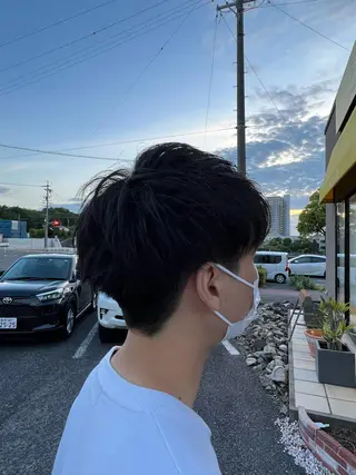 メンズ 御前  朋也 レイヤー透明感カラーのヘアスタイル
