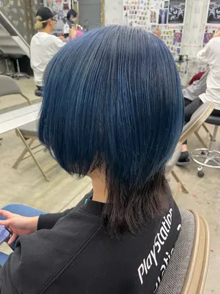 ミディアム カラー インナーカラー 推し ブリーチ 髪質改善のヘアスタイル