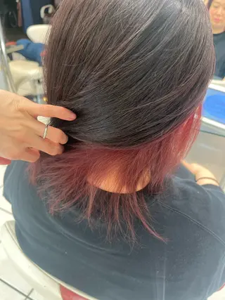 ミディアム カラー アートディレクター 尾内 友美のヘアスタイル
