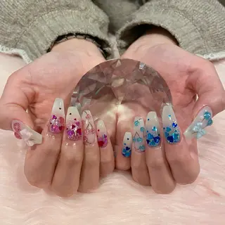 ネイル リスブラン 🎀Mika🎀のネイルデザイン
