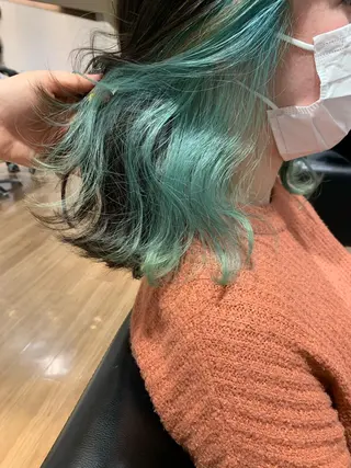 ミディアム カラー 薄田 珠美のヘアスタイル