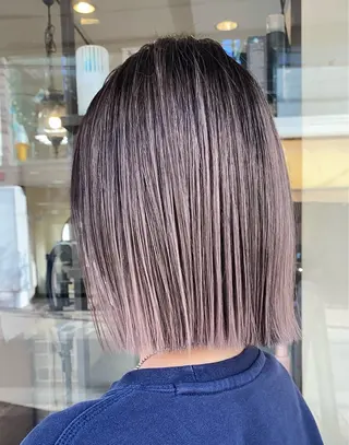ショート カラー デザインカラー⭐️ Yamauchiのヘアスタイル