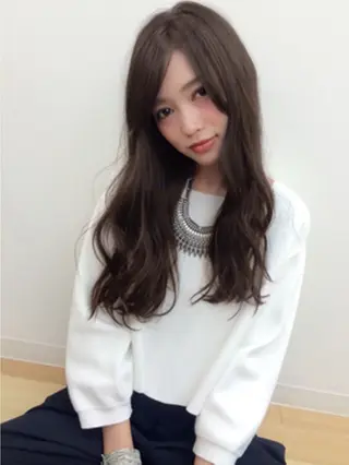 ロング 遠藤 眞実のヘアスタイル