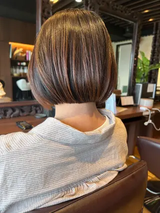 ショート 似合わせレイヤー/透 明感カラー/momiのヘアスタイル