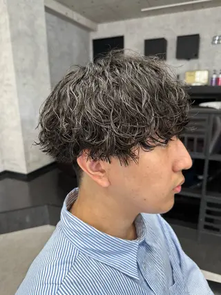 ショート パーマ メンズ ユウ🪄 パーマ指名No1のヘアスタイル