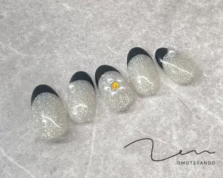 ミディアム . azusaのネイルデザイン