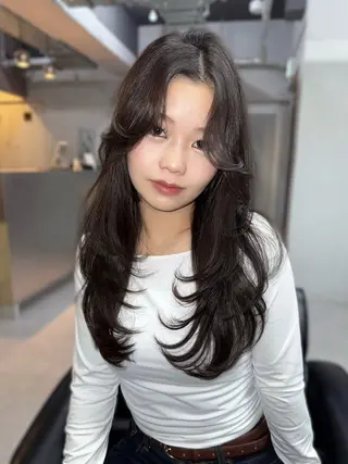 ロング レイヤーカット 韓国風PAOのヘアスタイル