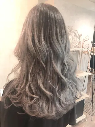 ロング 田井中 悠紀のヘアスタイル