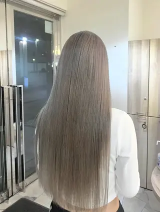 ロング Moto nanamiのヘアスタイル