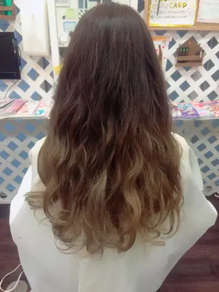 ロング カラー 岩谷/ブリーチ 🪽透明感カラーのヘアスタイル