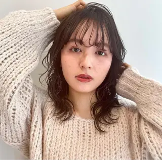 セミロング 山口 莉奈のヘアスタイル