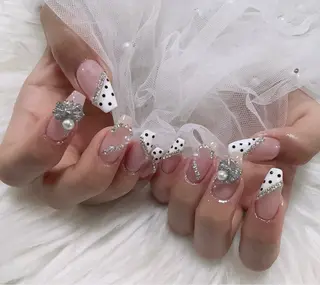 ネイル &ME ネイルサロンのネイルデザイン