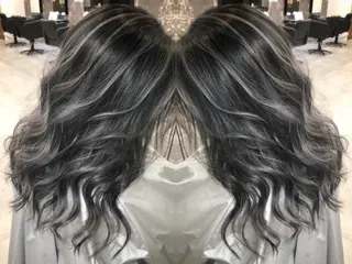 ロング 𝐍𝐄𝐎 𝐉𝐔𝐑𝐈のネイルデザイン