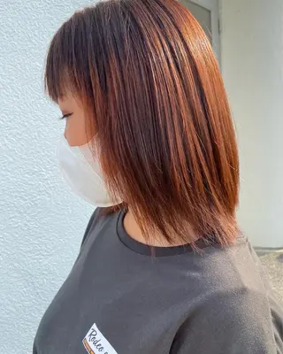 ミディアム カラー 大良 彩水のヘアスタイル