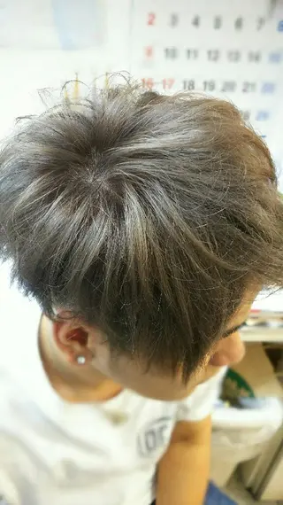 カラー メンズ 鈴木 英治のヘアスタイル