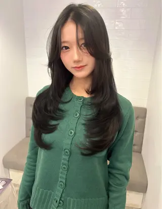 ロング カラー レイヤーカット/長岡 グレージュ/マユ🎀のヘアスタイル