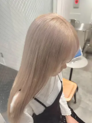 ロング カラー ハイトーン･髪質改善 MIOKAのヘアスタイル