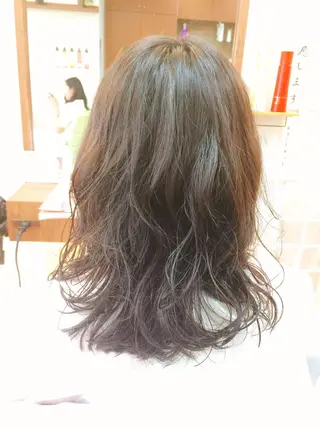 ミディアム パーマ 大野 まゆのヘアスタイル