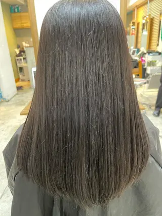 セミロング 中顔面短縮 顔まわり新田大翔のヘアスタイル