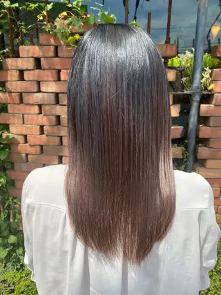 セミロング auRa  【大宮】 上形 龍也のヘアスタイル