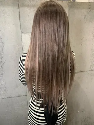 ロング カラー Mikuri 【Little】のヘアスタイル