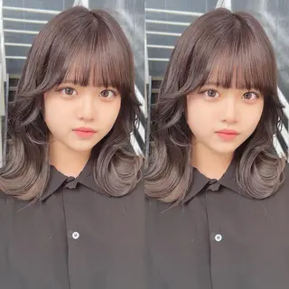 ミディアム カラー 韓国🇰🇷レイヤー カットオリーブカラーのヘアスタイル