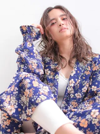ロング カラー ヘアアレンジ ハイトーン特化 川井優汰のヘアスタイル