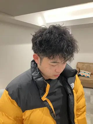 パーマ メンズ yuumi 👱🏻‍♀️のヘアスタイル