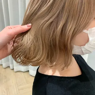 ミディアム カラー 砂野 真璃奈のヘアスタイル