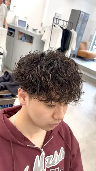ショート パーマ メンズ なりたひろと / フェザーパーマのヘアスタイル