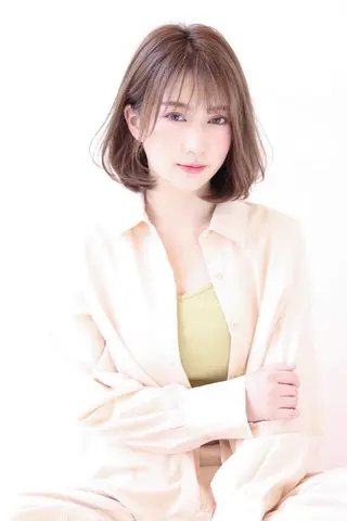 ミディアム 高見 紗代のヘアスタイル