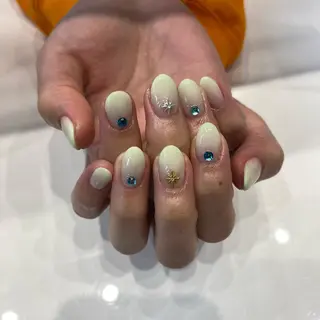 ネイル 鎌田 玲奈のネイルデザイン