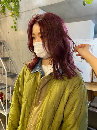 ミディアム カラー パーマ ヘアアレンジ キッズ ネイル マツエク・マツパ アイブロウ モリモト サナのヘアスタイル